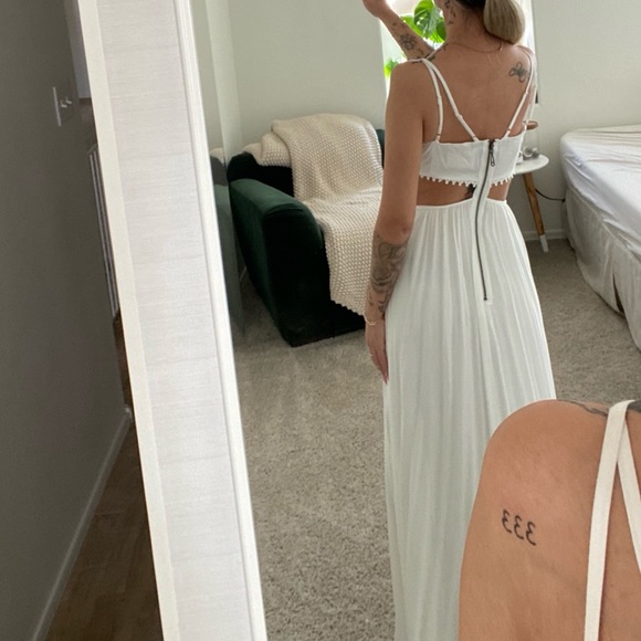 Jetset Diaries Embroidered Maxi Dress - Picture 4 of 4